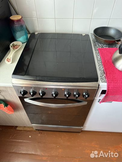 Газовая плита с электрической духовкой