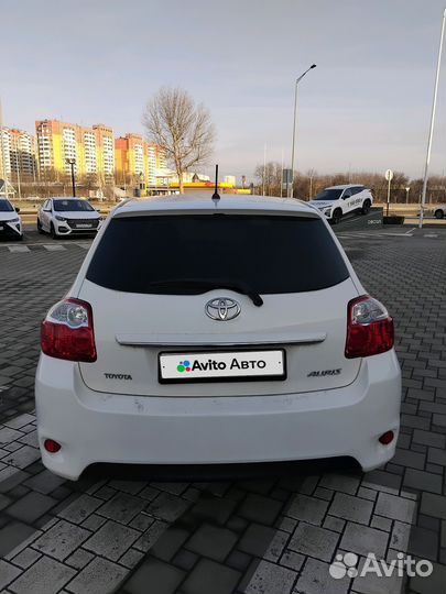 Toyota Auris 1.6 AT, 2011, 140 000 км