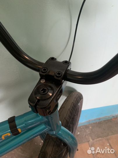 Трюковой велосипед BMX