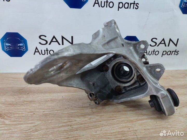 Кулак поворотный задний правый Bmw X5 E70 N52B30AF