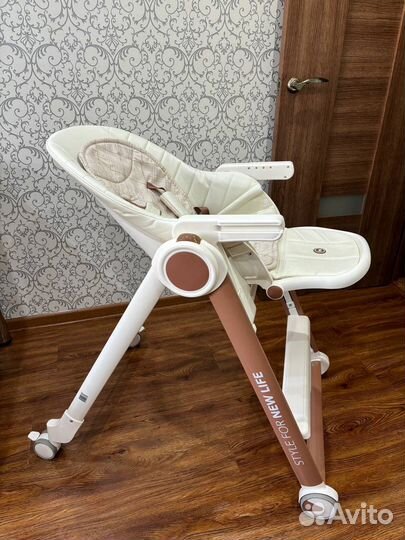 Стульчик для кормления Happy Baby berny V2 Milk