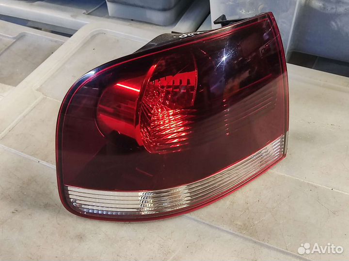 Фонарь задний на крыло левый VW Туарег GP рест