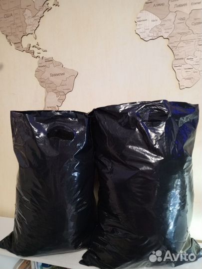 2 чёрных пакета