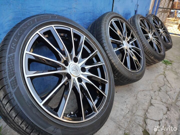 R18 Bridgestone Regno GR001 225/45, PCD 5x114.3 DIA 73.1