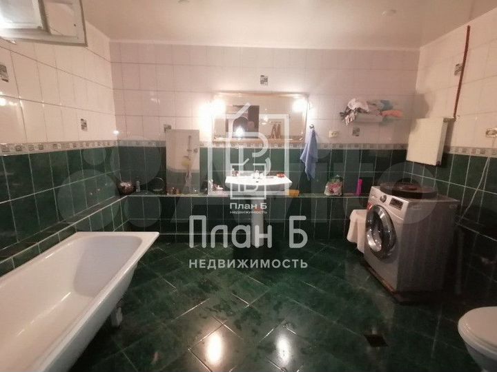 Дом 219 м² на участке 6 сот.