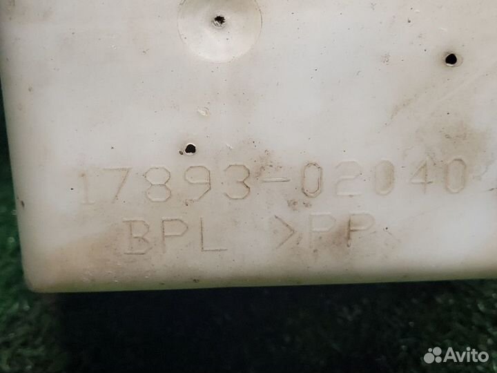 Резонатор воздушного фильтра Toyota Avensis 1