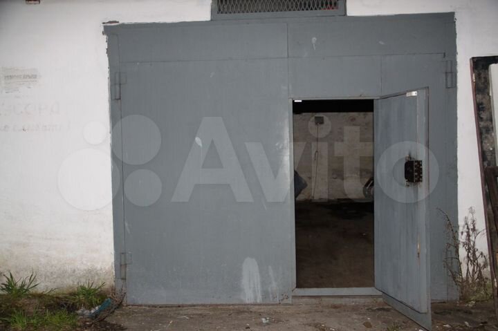 Гараж, > 30 м²