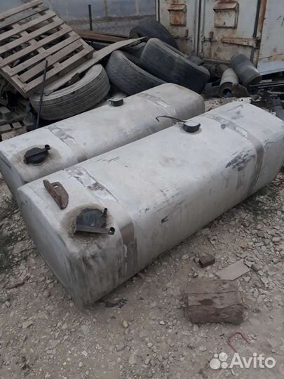 Топлиывные баки