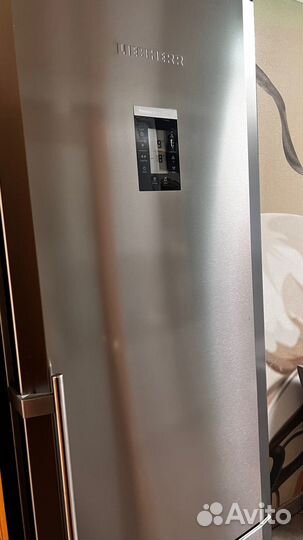 Холодильник Liebherr CBNes 3956 Premium BioFresh