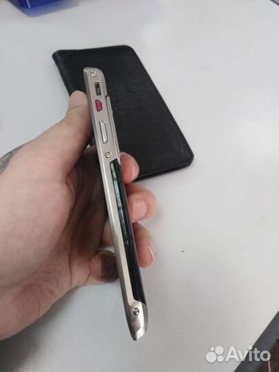 Vertu signature touch