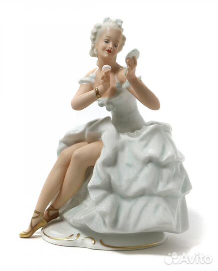 Фарфоровая фигура Балерина с зеркалом. Schaubach K