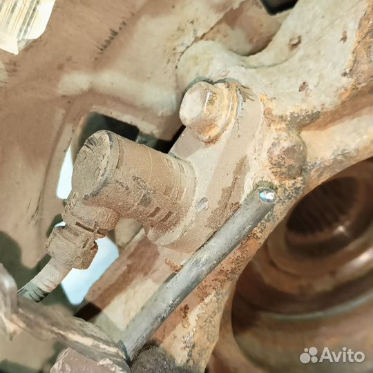 Кулак передний правый toyota camry XV40