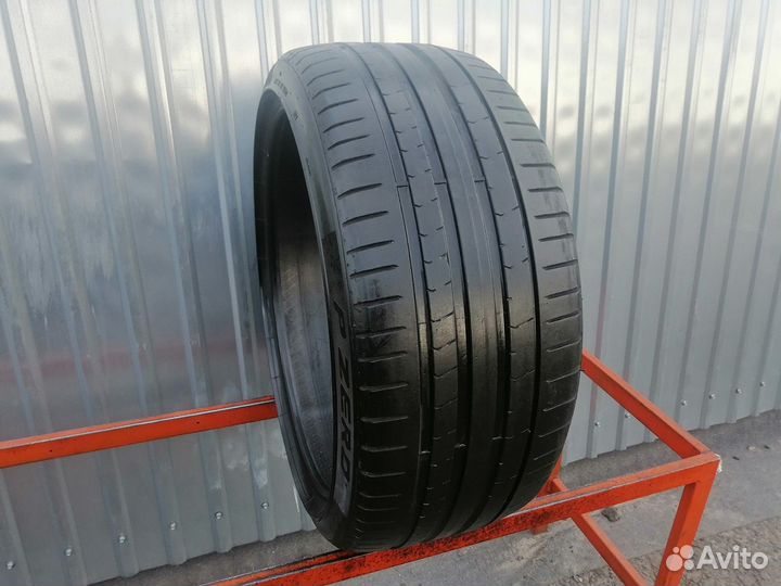 Pirelli P Zero PZ4 255/35 R20