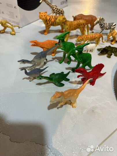 Фигурки динозавров резиновые