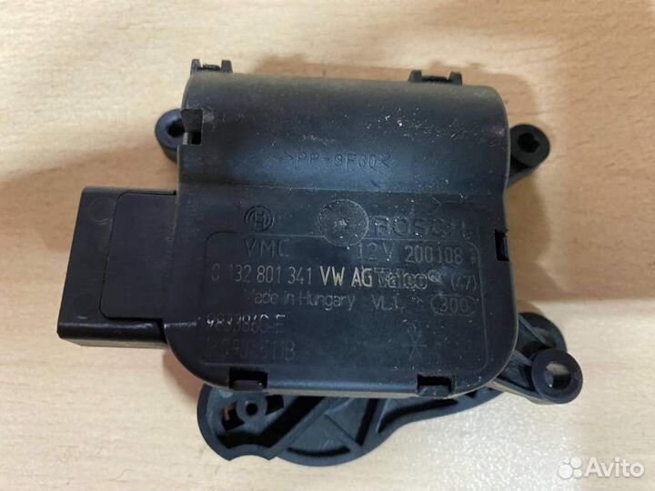 Моторчик заслонки отопителя Volkswagen Jetta 2006