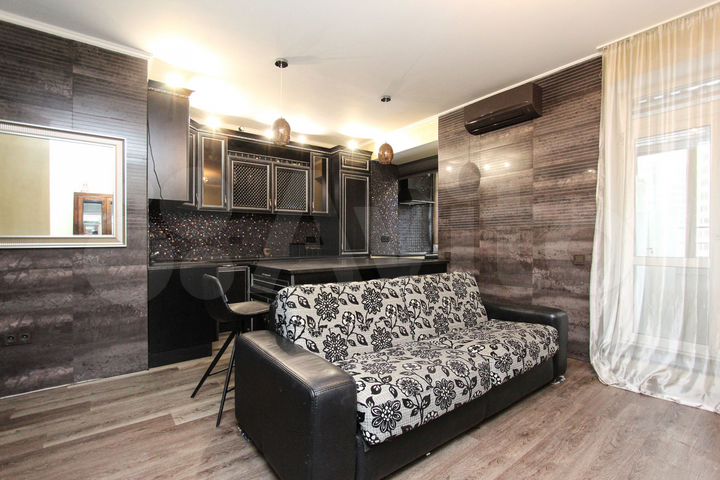 2-к. квартира, 57 м², 8/17 эт.