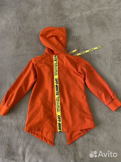 Кофта-ветровка