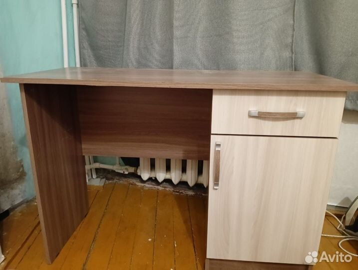 Стол
