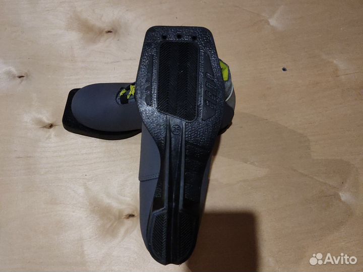 Лыжные ботинки классические