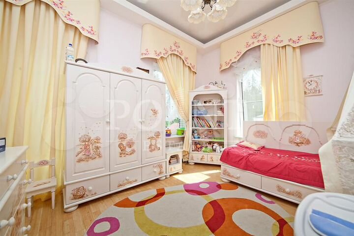 Дом 500 м² на участке 14 сот.