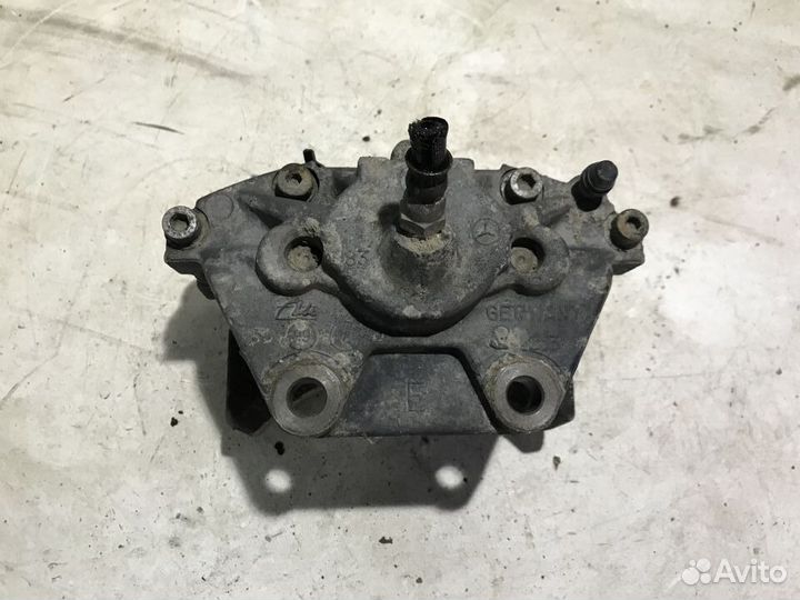 Суппорт задний левый Mercedes Benz W220