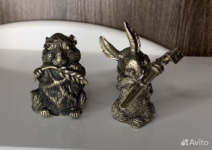 Статуэтки из бронзы. Бурундук и зайчик