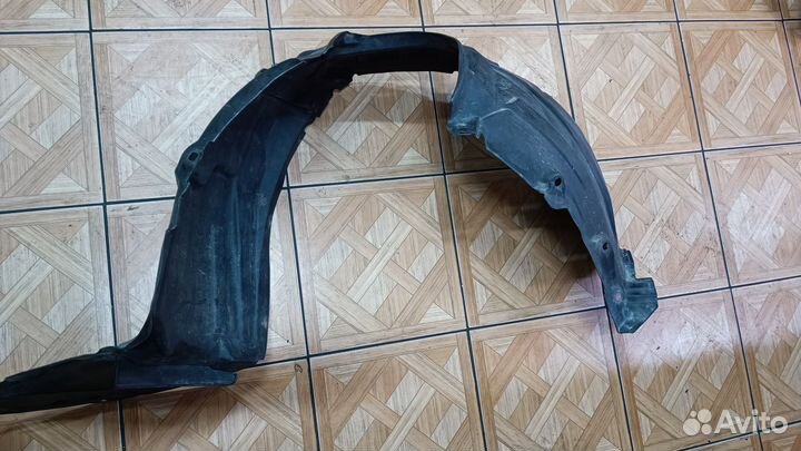 Подкрылок передний BL R Пластик б/у