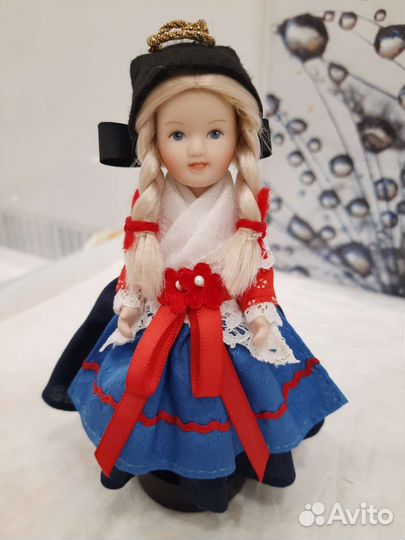 Кукла фарфоровая коллекционная schneider