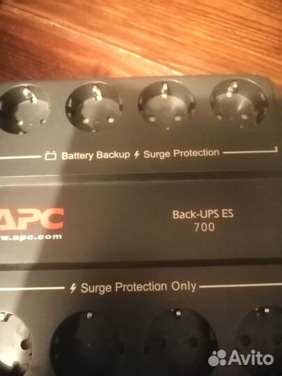 APS back-UPS ES 700 бесперебойник