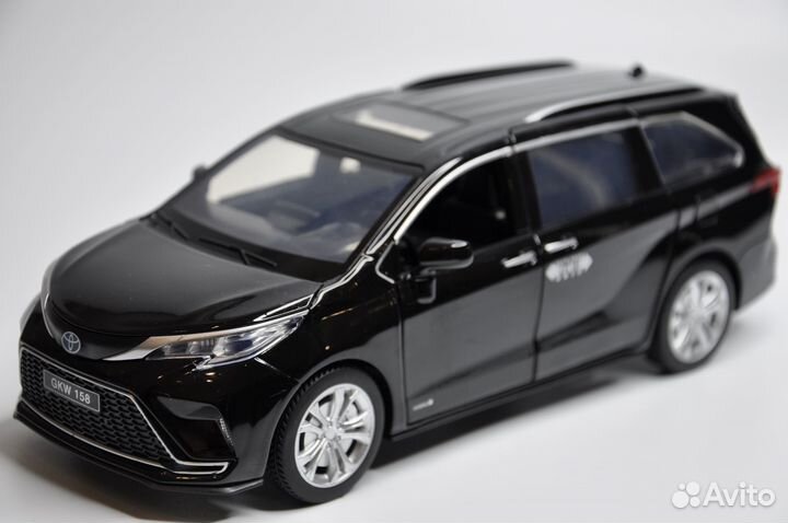 Модель автомобиля Toyota Sienna минивэн металл