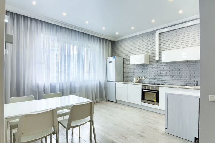 2-к. квартира, 65 м², 8/22 эт.