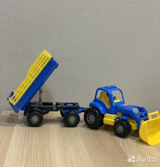 Игрушка Трактор с прицепом и ковшом (Полесье)