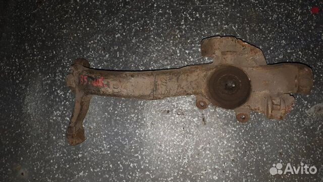 Кулак поворотный передний левый Volkswagen Passat