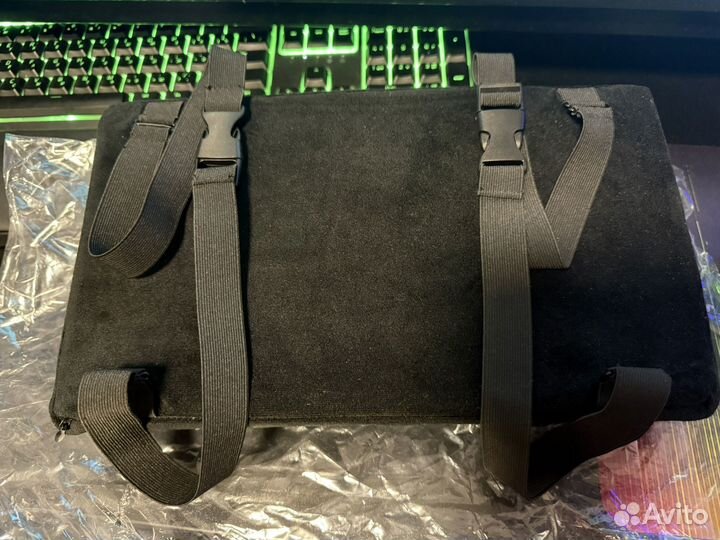 Подушка Noblechairs черная велюр