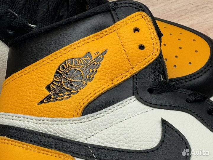 Кроссовки Nike Air Jordan 1 High Yellow toe