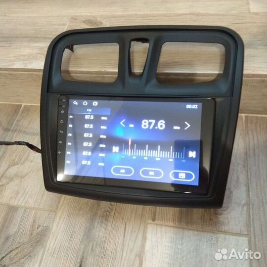 Штатная магнитола на Renault Logan 2