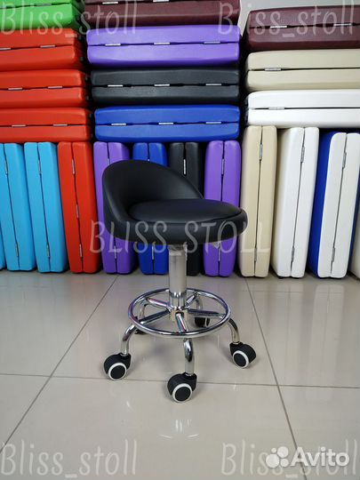 Стул с маленькой спинкой