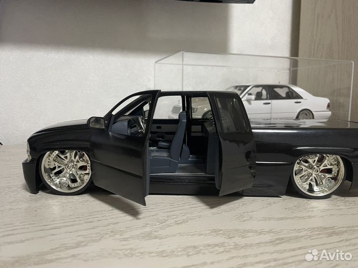 Chevrolet Silverado 2002 1:18 Jada