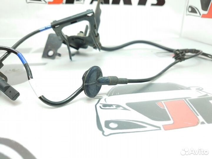 Датчик abs передний Mitsubishi Lancer 10