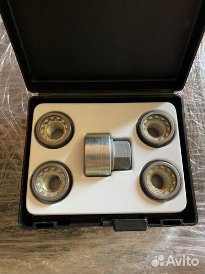 Секретки колес Кадиллак Эскалейд