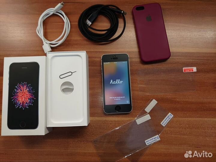 iPhone SE, 32 ГБ