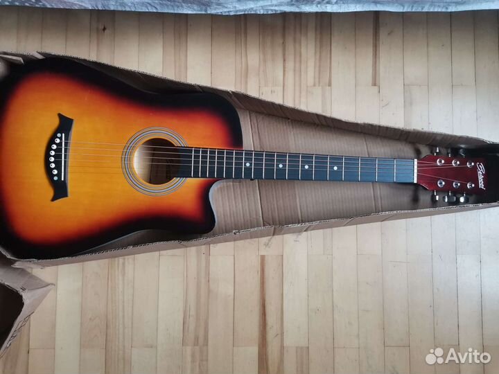 Акустическая гитара belucci, торг уместен