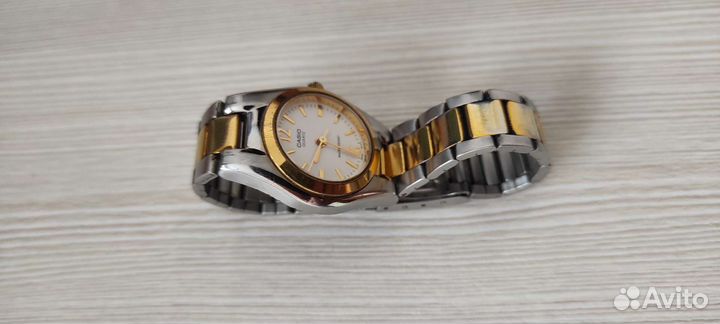Часы женские Casio