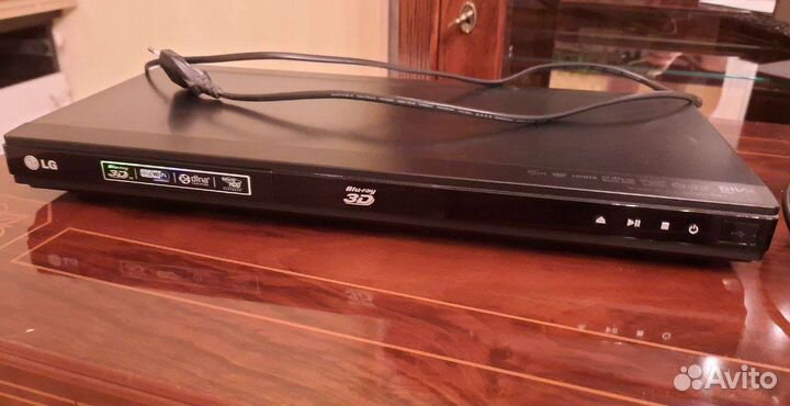 Blu-ray плеер LG BD670