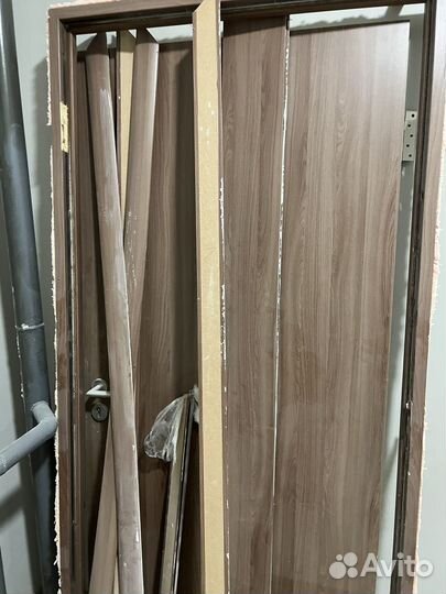 Входная дверь от застройщика