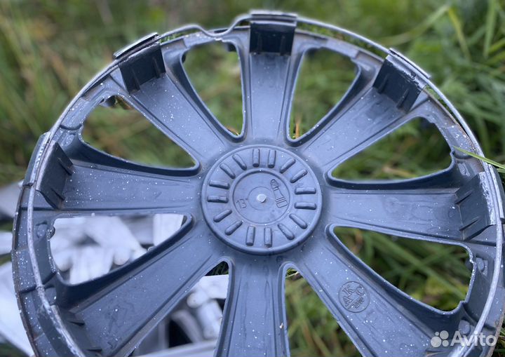 Колпаки на колеса r13