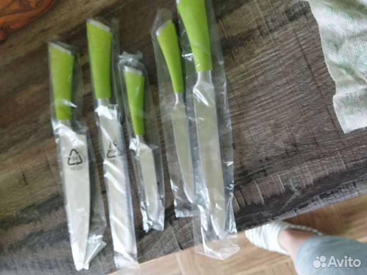 Набор кухонных ножей с подставкой