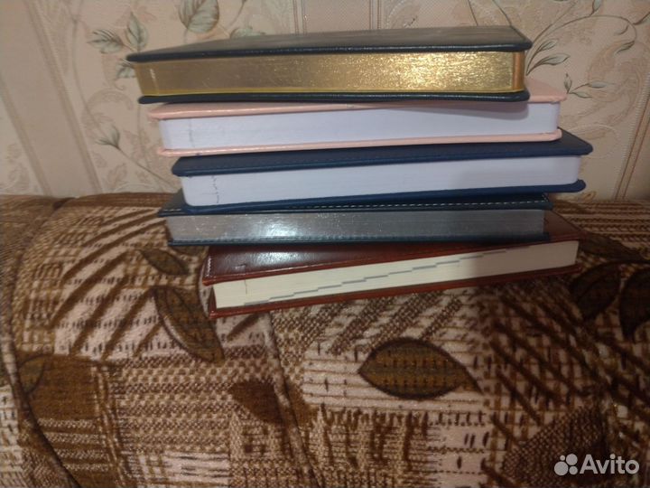 Ежедневник А5, твёрдый переплёт с закладкой лентой