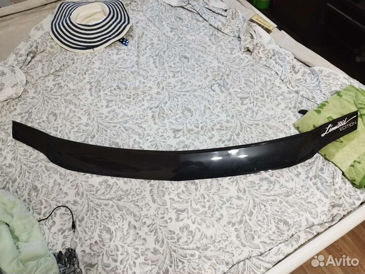 Дефлектор капота мухобойка largus