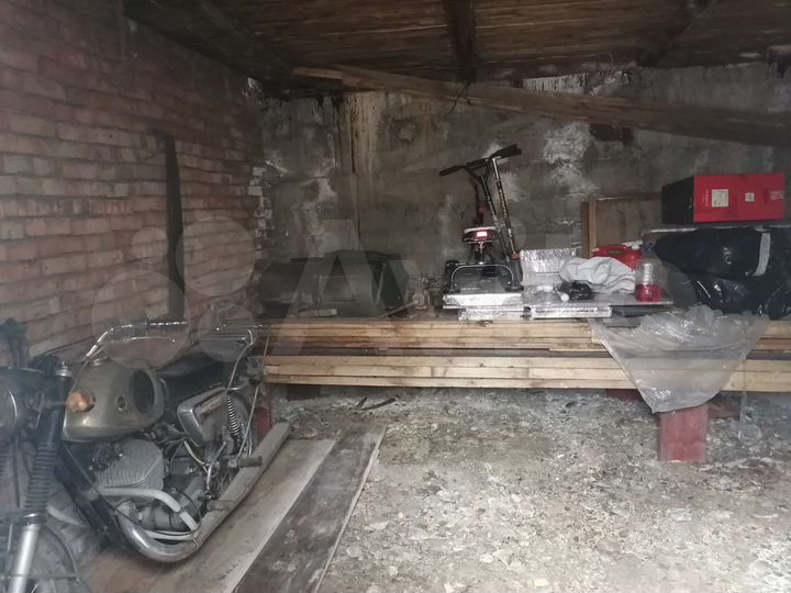 Гараж, > 30 м²